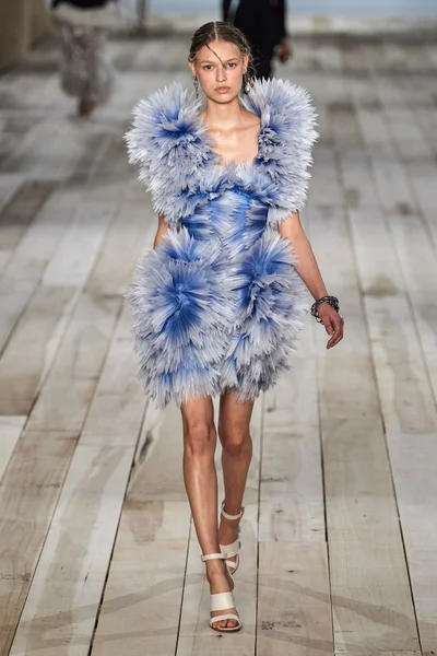 Look 37